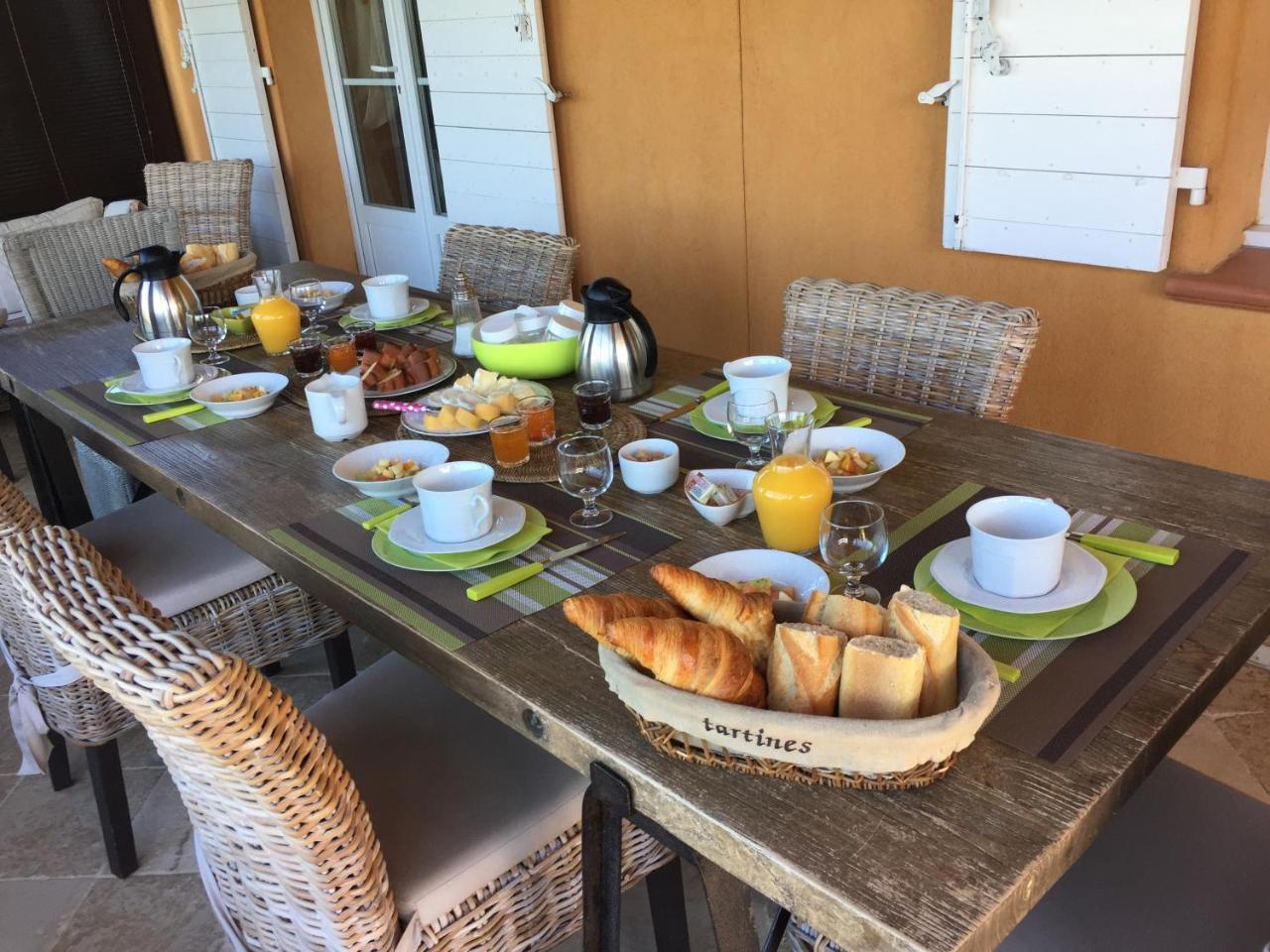 Bed and Breakfast Mas De L'Olivette Cotignac Zewnętrze zdjęcie